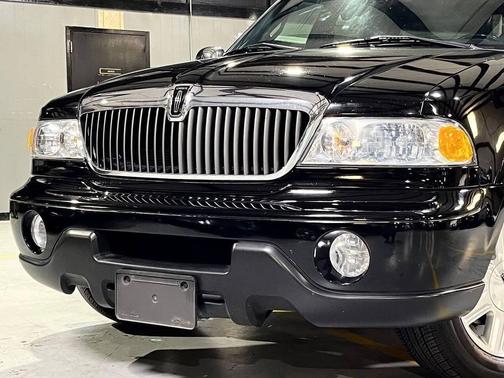 2002 Lincoln Blackwood Base 4dr Crew Cab SB 2WD