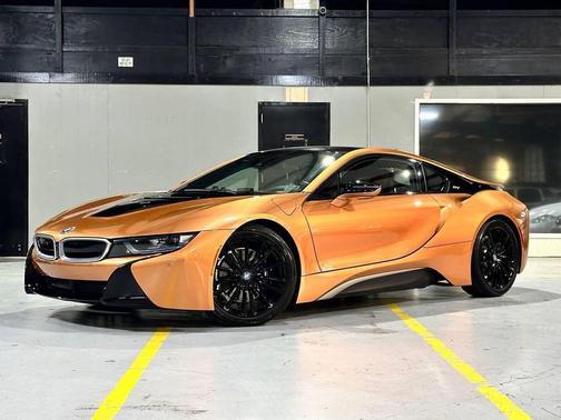 E-Copper Metallic w/Frozen Grey Accent 2019 BMW i8 Base AWD 2dr Coupe