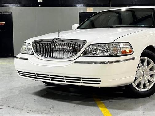2010 Lincoln Town Car Signature