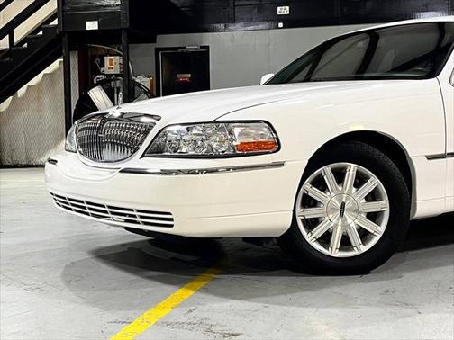 2010 Lincoln Town Car Signature