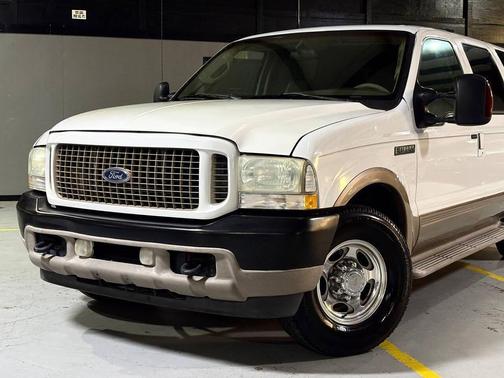 Oxford White Clearcoat 2004 Ford Excursion Eddie Bauer