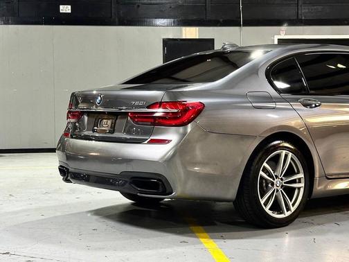 2016 BMW 750 I
