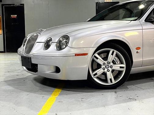2005 Jaguar S-Type 4.2L V8 R