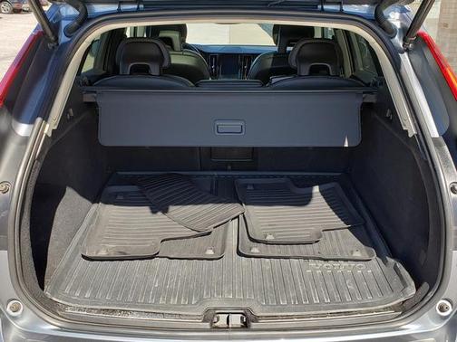 2018 Volvo XC60 T5 Momentum
