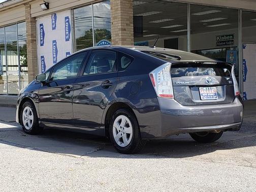 2010 Toyota Prius III