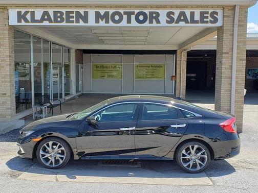 Crystal Black Pearl 2019 Honda Civic Touring