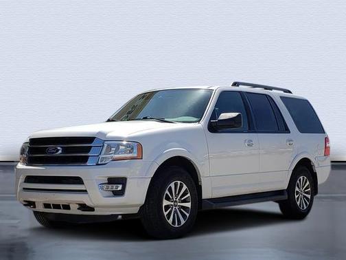 Oxford White 2017 Ford Expedition XLT