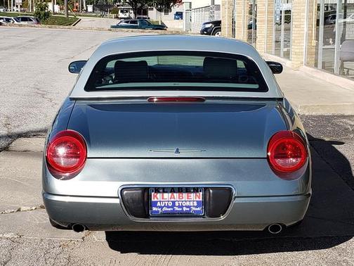 2004 Ford Thunderbird Base
