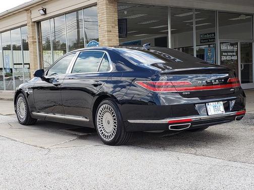 Vik Black 2022 Genesis G90 Premium