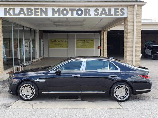 Vik Black 2022 Genesis G90 Premium