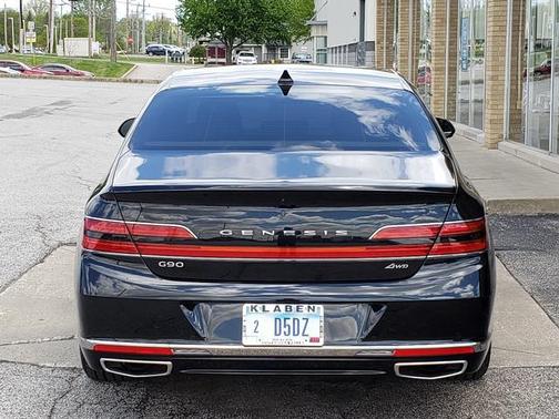 Vik Black 2022 Genesis G90 Premium