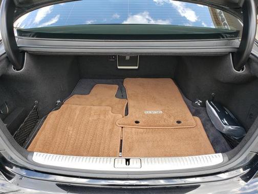 Vik Black 2022 Genesis G90 Premium