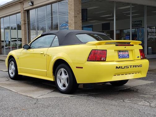 2001 Ford Mustang Base
