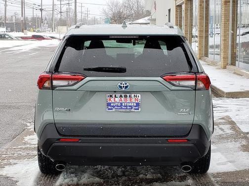 2022 Toyota RAV4 Hybrid XLE