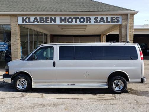 2009 GMC Savana 3500 Base