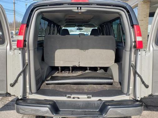 2009 GMC Savana 3500 Base