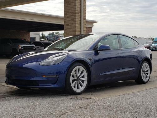2022 Tesla Model 3 Standard Range