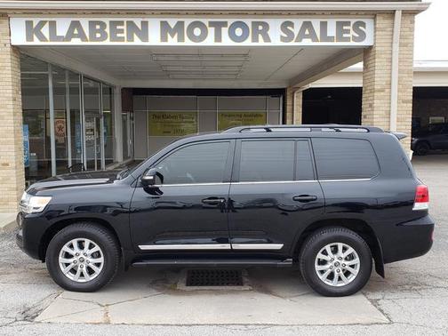 2018 Toyota Land Cruiser Base