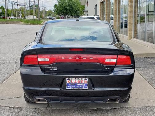 Pitch Black 2014 Dodge Charger SXT