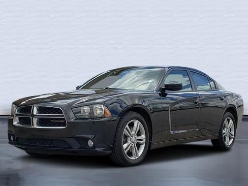 Pitch Black 2014 Dodge Charger SXT