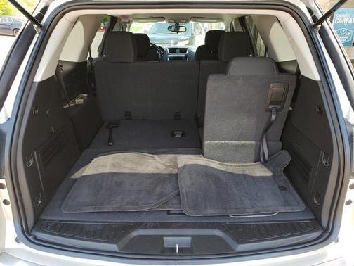 Sparkling Silver Metallic 2016 GMC Acadia SLE-1
