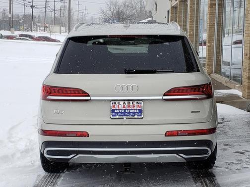 2021 Audi Q7 45 Premium Plus