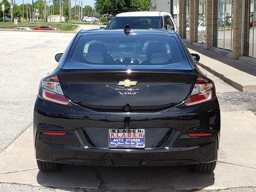 Mosaic Black Metallic 2018 Chevrolet Volt LT