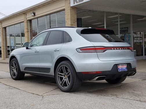2021 Porsche Macan AWD