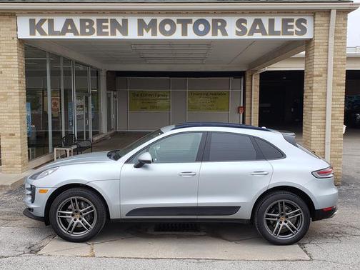 2021 Porsche Macan AWD