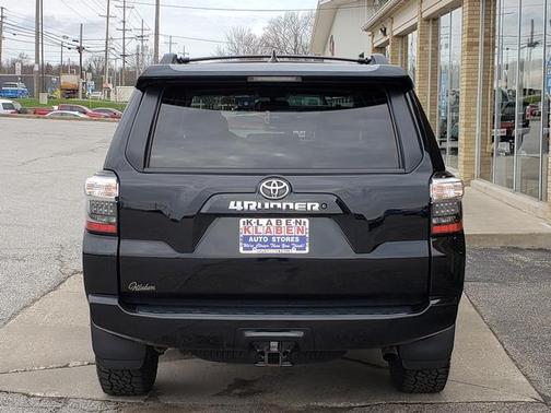Midnight Black Metallic 2019 Toyota 4Runner SR5 Premium
