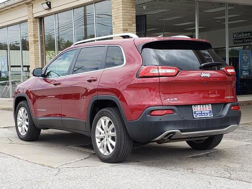 Deep Cherry Red Crystal Pearlcoat 2016 Jeep Cherokee Limited