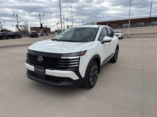 Aspen White Tri 2025 Nissan Kicks SV