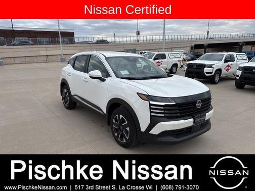 Aspen White Tri 2025 Nissan Kicks SV