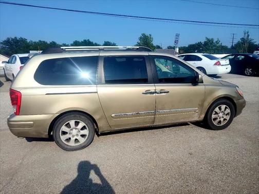 2007 Hyundai Entourage GLS
