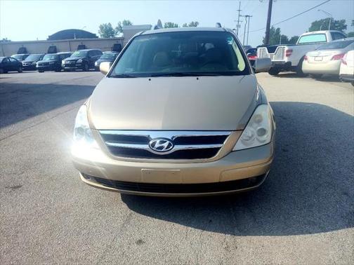 2007 Hyundai Entourage GLS