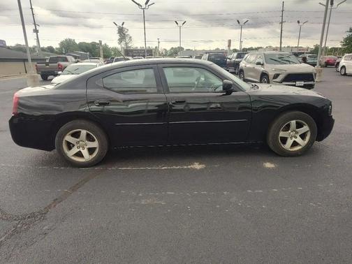 RED 2008 Dodge Charger Base