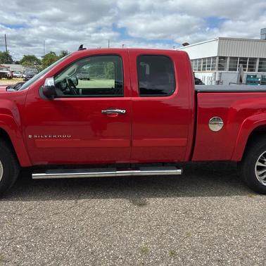 RED 2007 Chevrolet Silverado 1500 LT1 Extended Cab