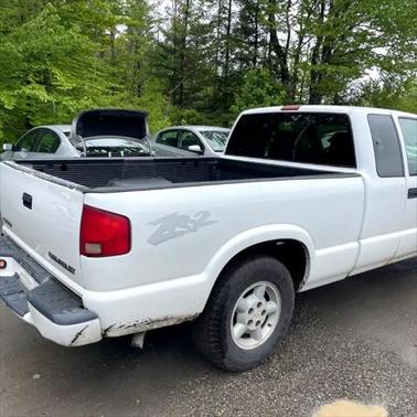2002 Chevrolet S-10 Base