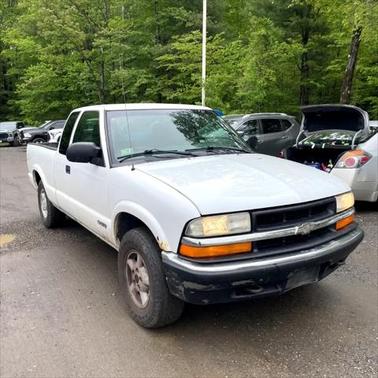 2002 Chevrolet S-10 Base