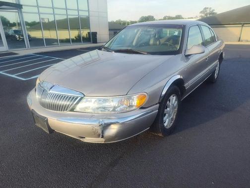 Light Parchment Gold Clearcoat Metallic 2000 Lincoln Continental 4dr Sdn