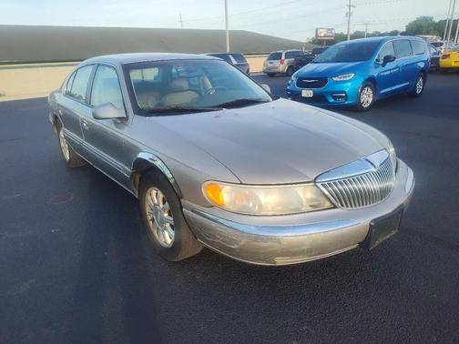 Light Parchment Gold Clearcoat Metallic 2000 Lincoln Continental 4dr Sdn