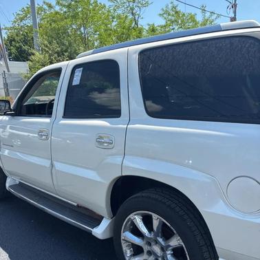 White Diamond 2003 Cadillac Escalade Base