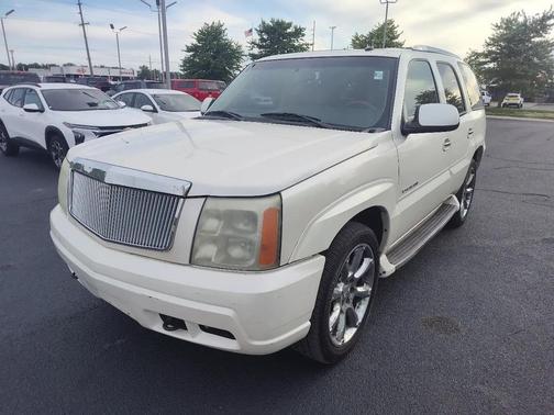 White Diamond 2003 Cadillac Escalade Base