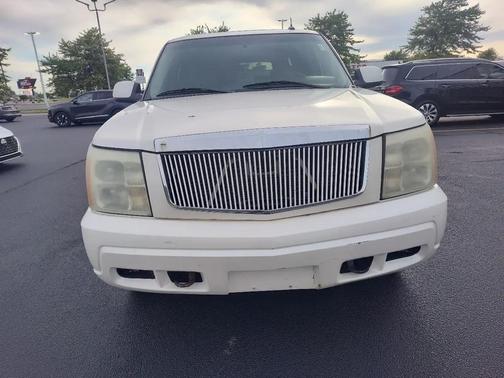 White Diamond 2003 Cadillac Escalade Base