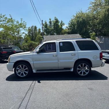 White Diamond 2003 Cadillac Escalade Base