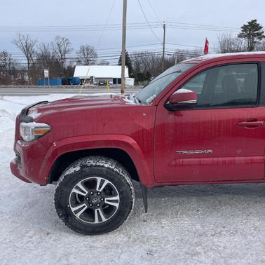 2016 Toyota Tacoma SR