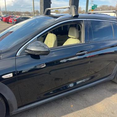 2018 Buick Regal TourX Essence