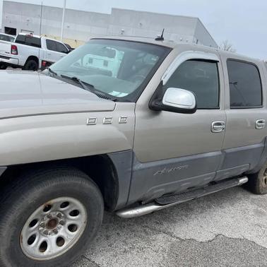 GOLD 2003 Chevrolet Avalanche 1500