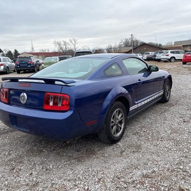 2005 Ford Mustang Deluxe