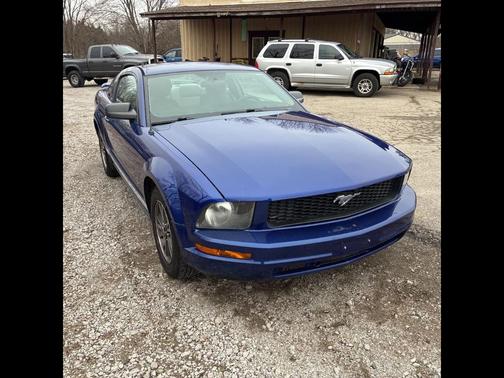 2005 Ford Mustang Deluxe